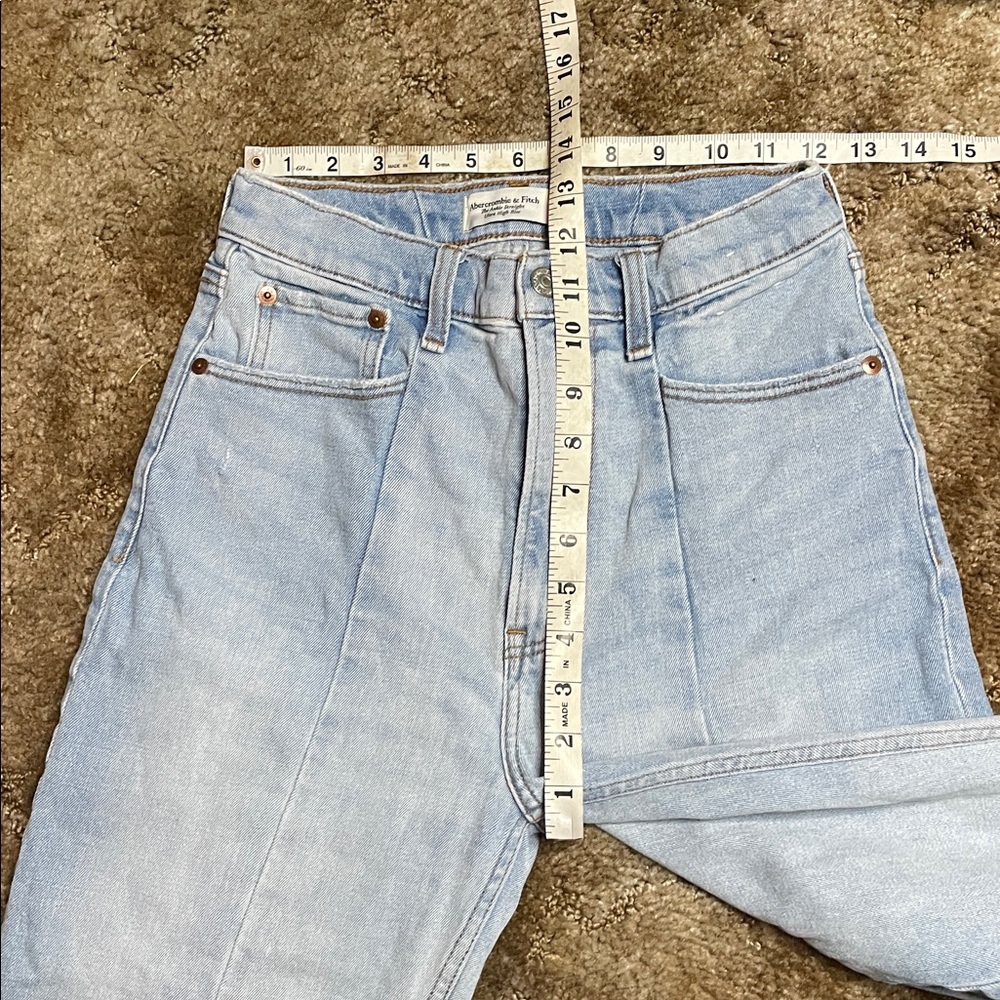 Abercrombie & Fitch The Ankle‎ Straight Leg High Rise Light Wash Jean - Picture 4 of 7